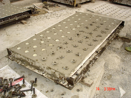 濾板制作現(xiàn)場(chǎng)