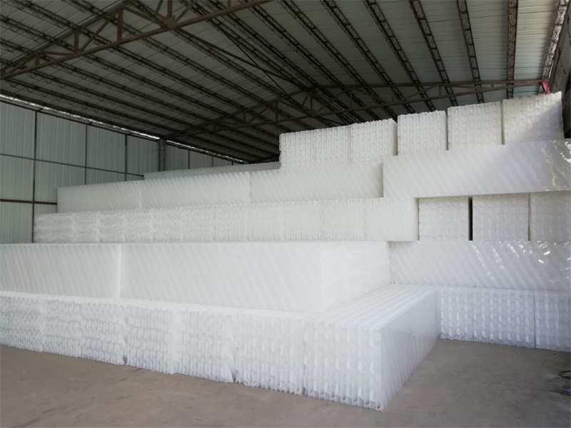 交叉式斜管堆碼現(xiàn)場2