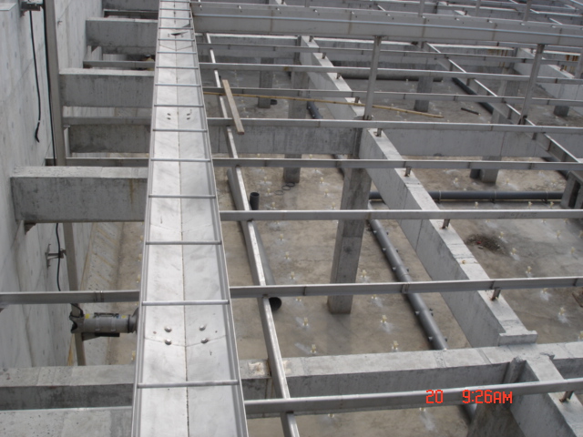 交叉式斜管支架安裝現(xiàn)場